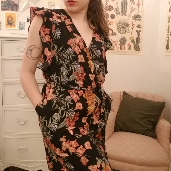 Floral Ruffled Dress - Picture 2 of 5